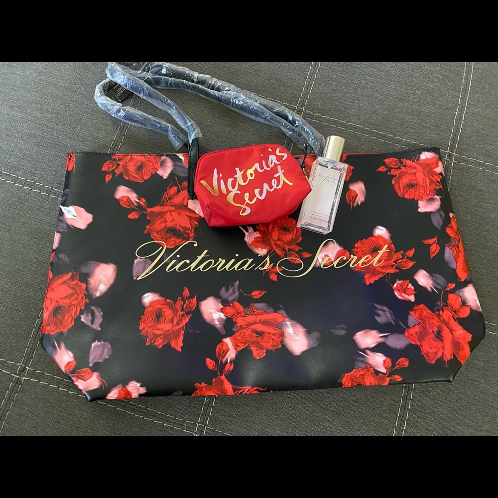 **SOLD** Victoria’s Secret tote and body spray